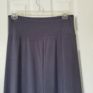 Woman with Control gray maxi skirt, size 1X, brand new.